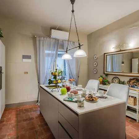 Casa Celeste With Terrace Λούκα